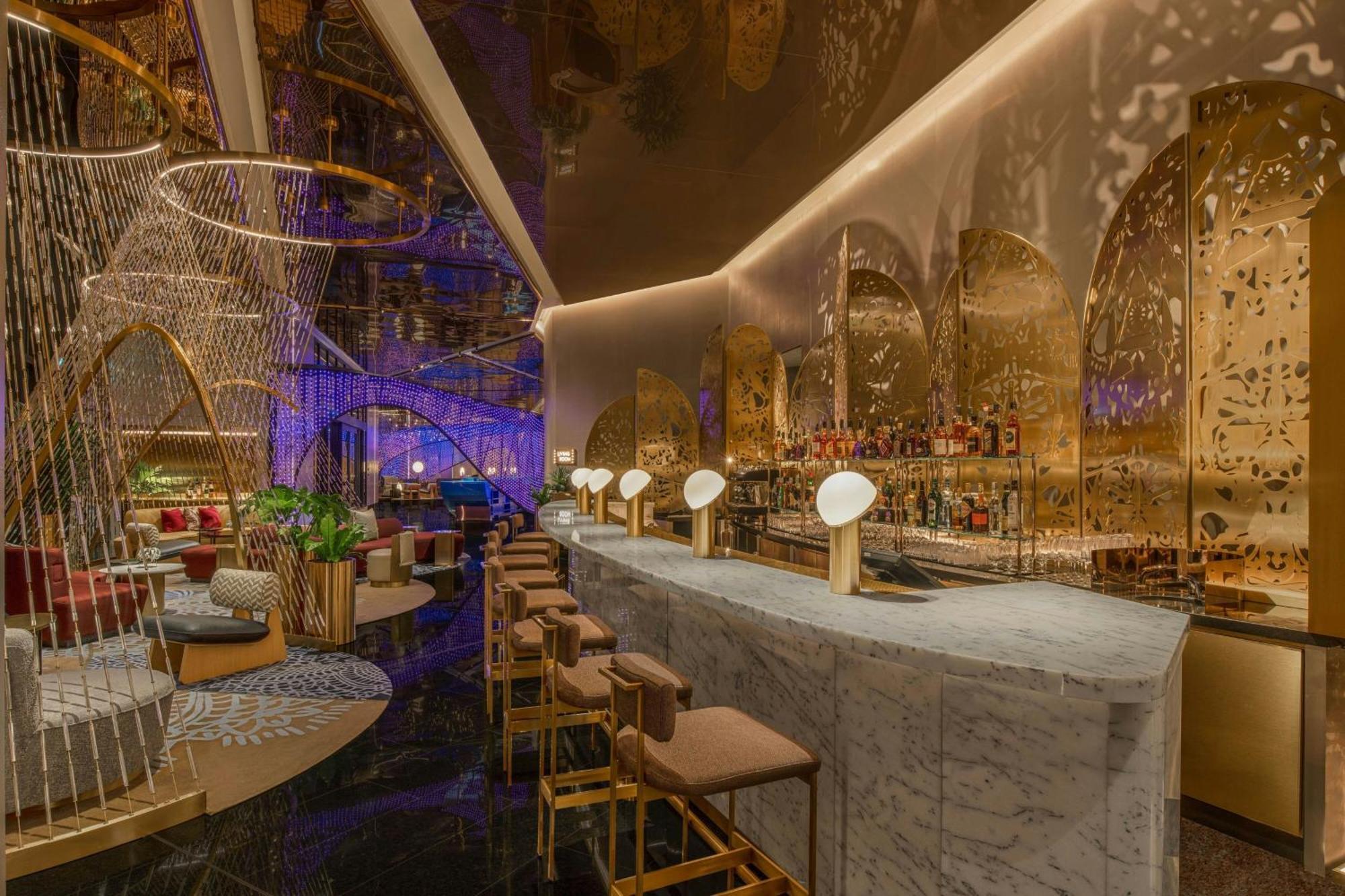 W Macau - Studio City Eksteriør bilde The bar at the lobby