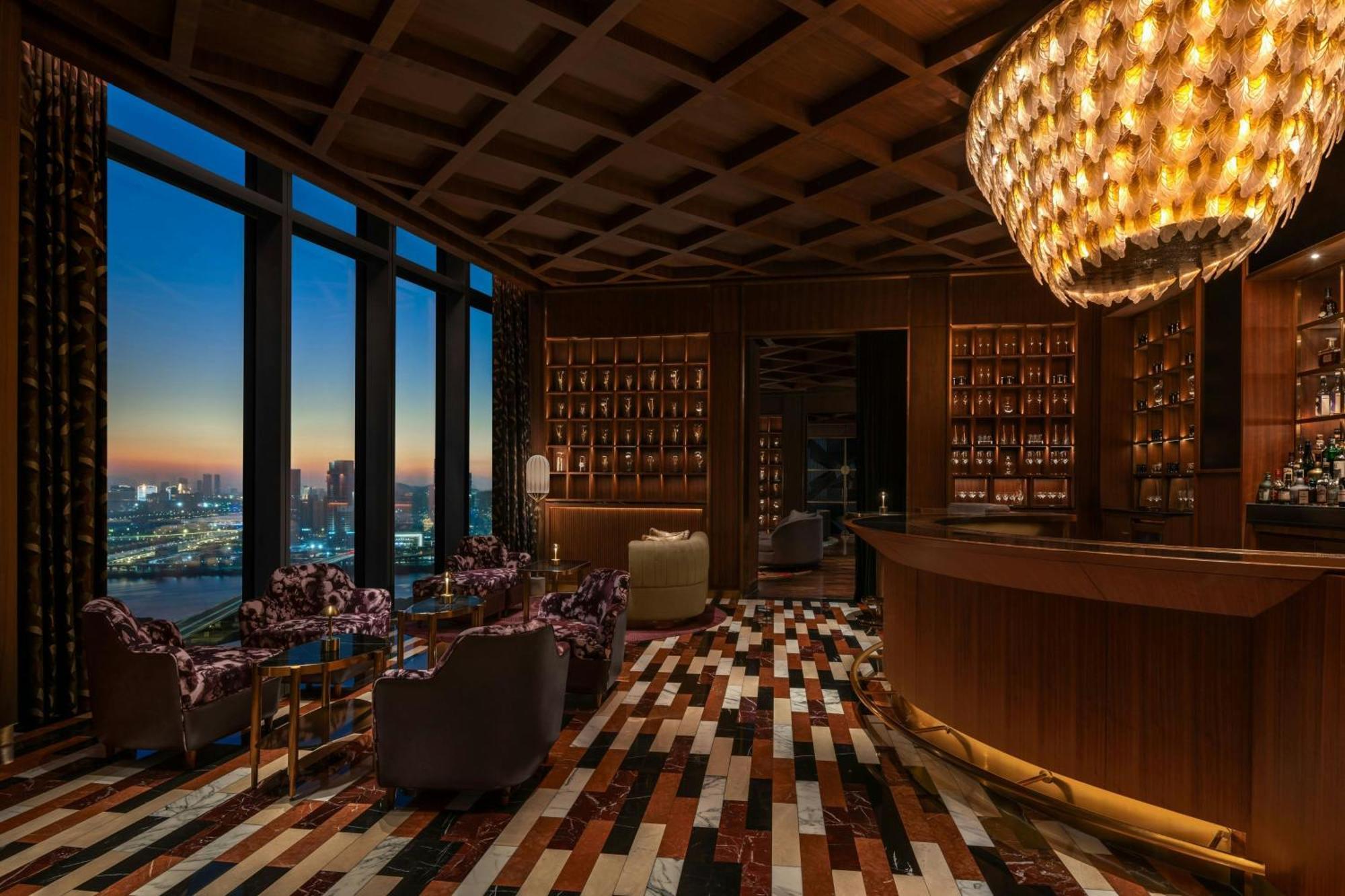 W Macau - Studio City Eksteriør bilde The bar at the 39th floor
