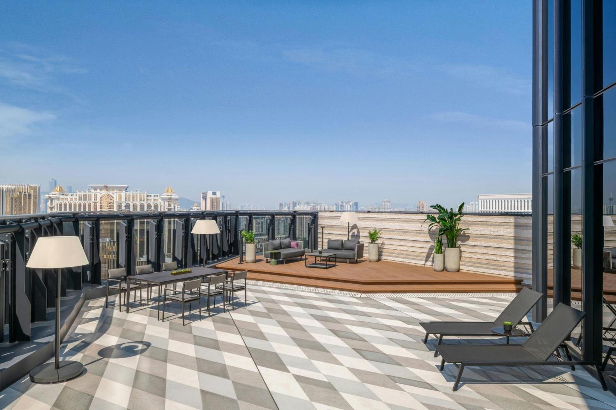 W Macau - Studio City Eksteriør bilde The rooftop terrace